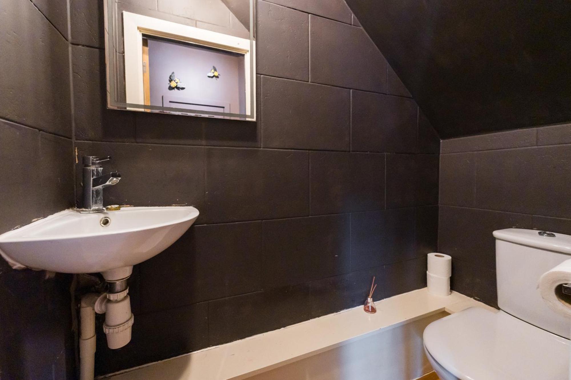City Retreat, Spacious 4 Bed House, Games Room, Parking, Hot Tub & Bbq Cardiff Dış mekan fotoğraf