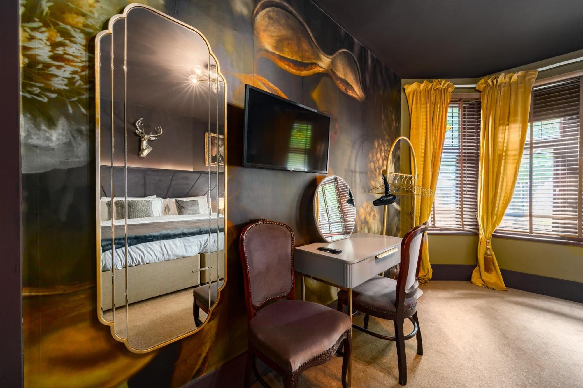 City Retreat, Spacious 4 Bed House, Games Room, Parking, Hot Tub & Bbq Cardiff Dış mekan fotoğraf