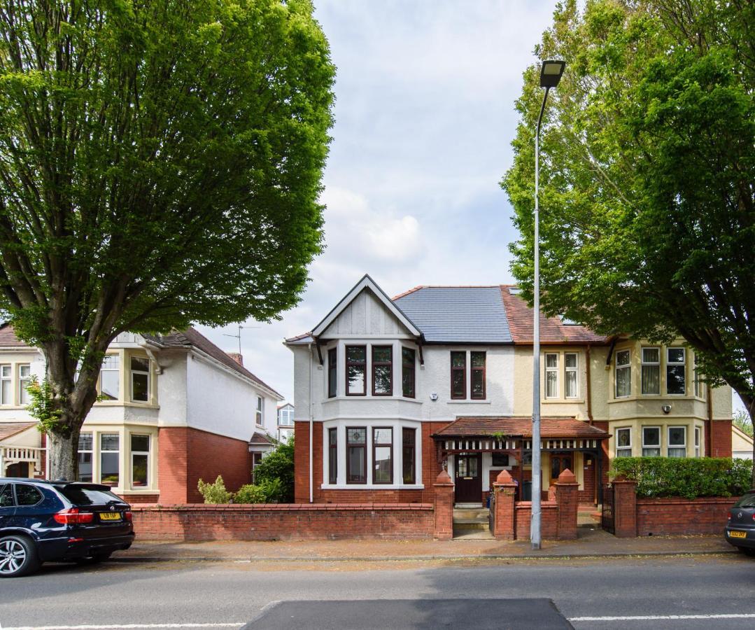 City Retreat, Spacious 4 Bed House, Games Room, Parking, Hot Tub & Bbq Cardiff Dış mekan fotoğraf