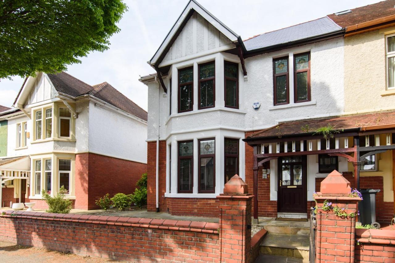 City Retreat, Spacious 4 Bed House, Games Room, Parking, Hot Tub & Bbq Cardiff Dış mekan fotoğraf